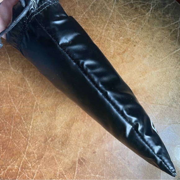 Fendi Black Logo Pouch - Picture 11 of 12